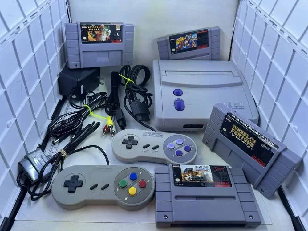 Super Nintendo SNES JR Console SNS-101 Bundle Controllers Tested 4 Games Retro